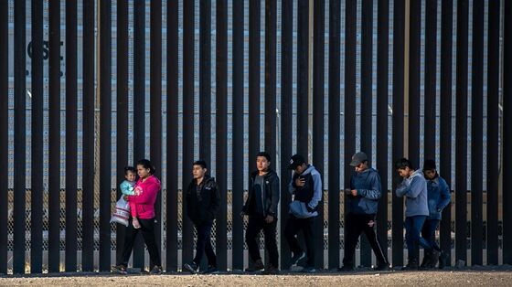 U.S., Mexico Talk ‘Orderly’ Migration Amid More Crossings