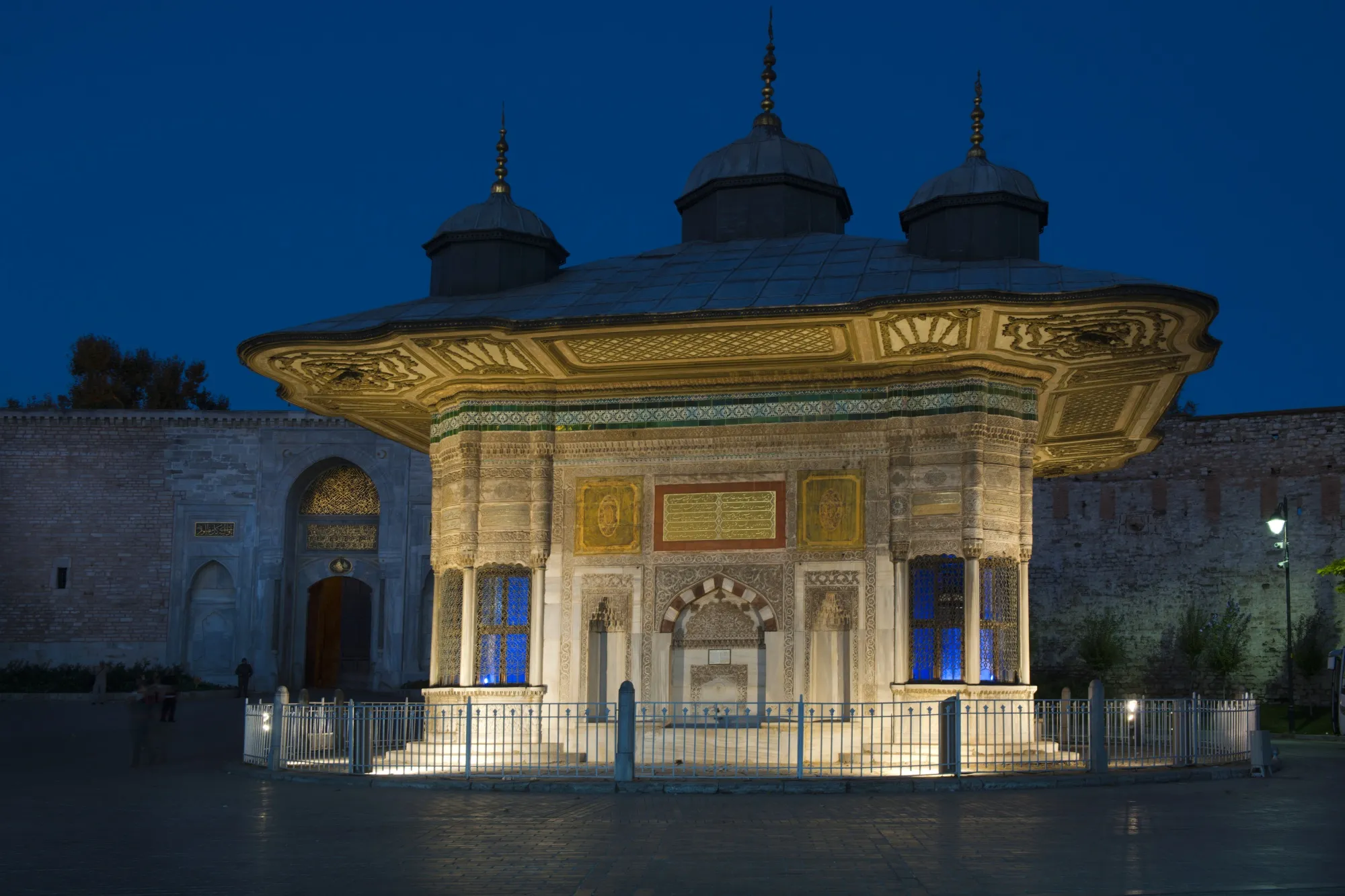 Istanbul has re-opened the taps on the rococo Fountain of Sultan Ahmed III, in front of the Imperial Gate of Topkapı Palace.