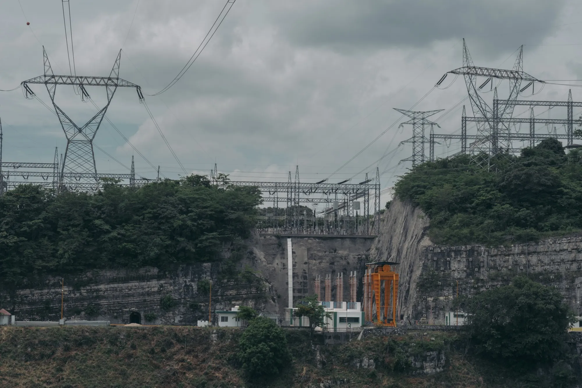 The Comision Federal de Electricidad (CFE) Angostura hydroelectric dam and station&nbsp;on the Grijalva River near Venustiano Carranza, Chiapas state, Mexico.