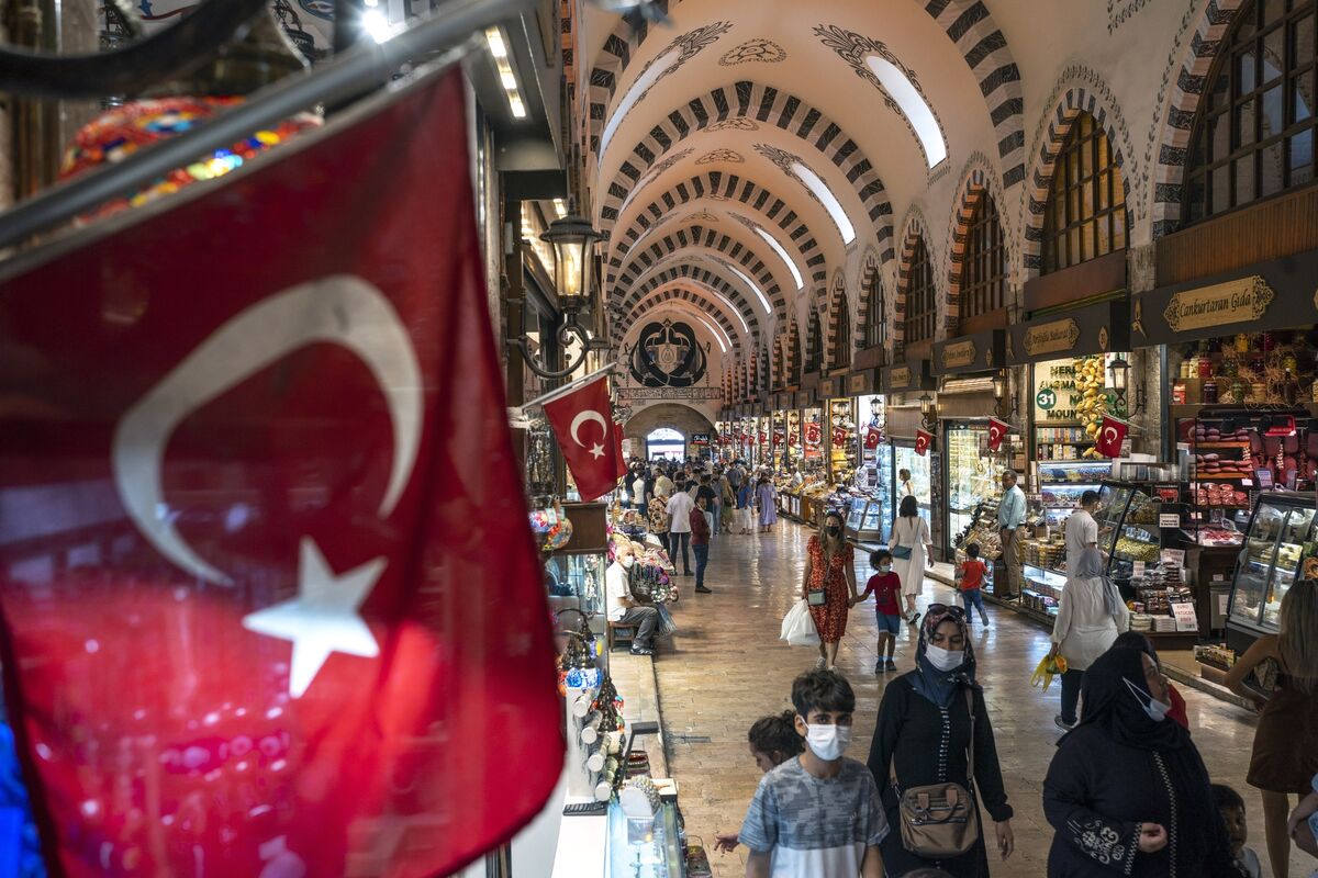 Turkey's trade in counterfeit goods booms as Lira depreciates