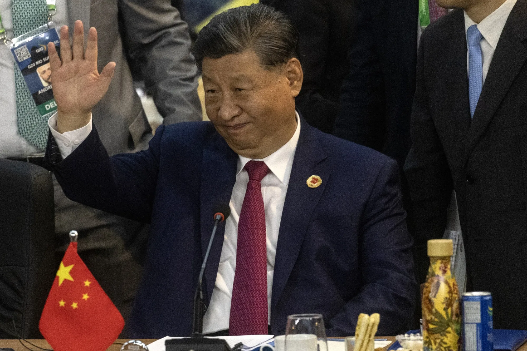 Stronger hand: Xi Jinping.