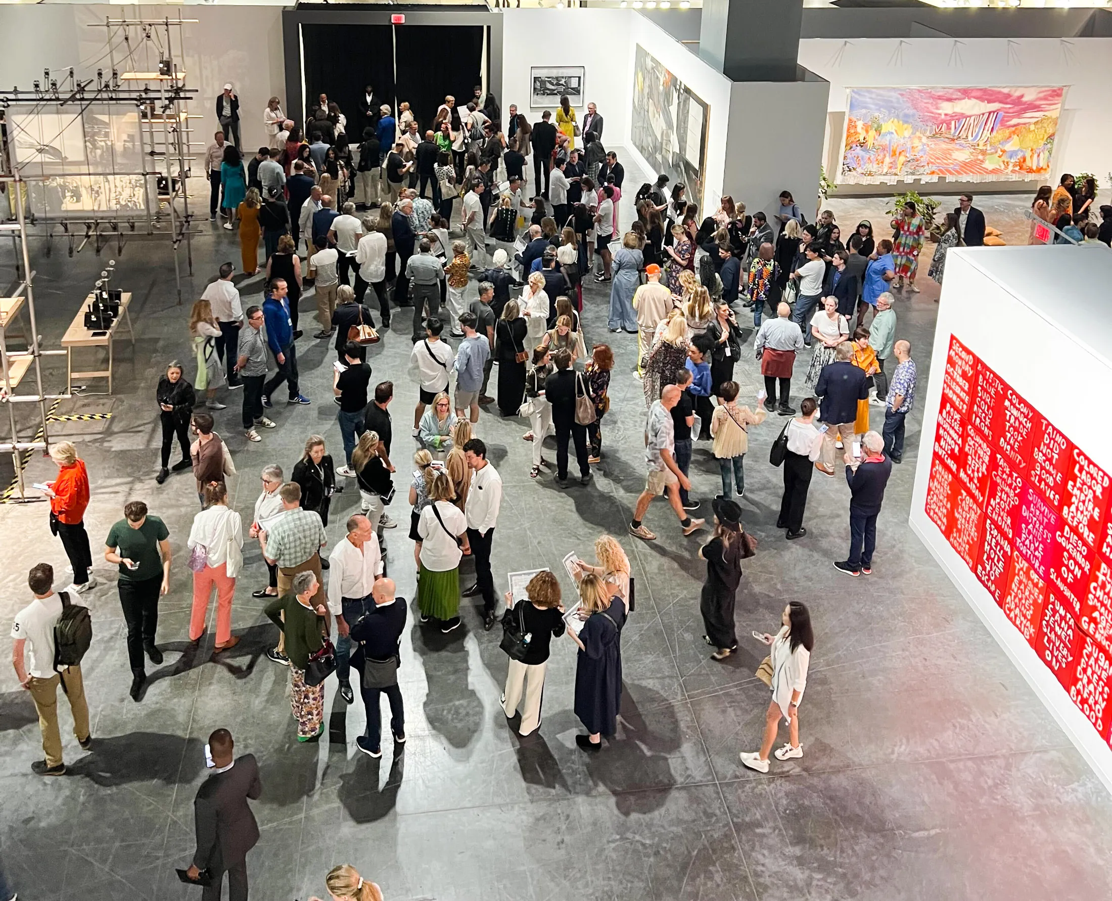 Art Basel Miami Beach Sales Heat Up Despite Current Crypto Winter -  Bloomberg