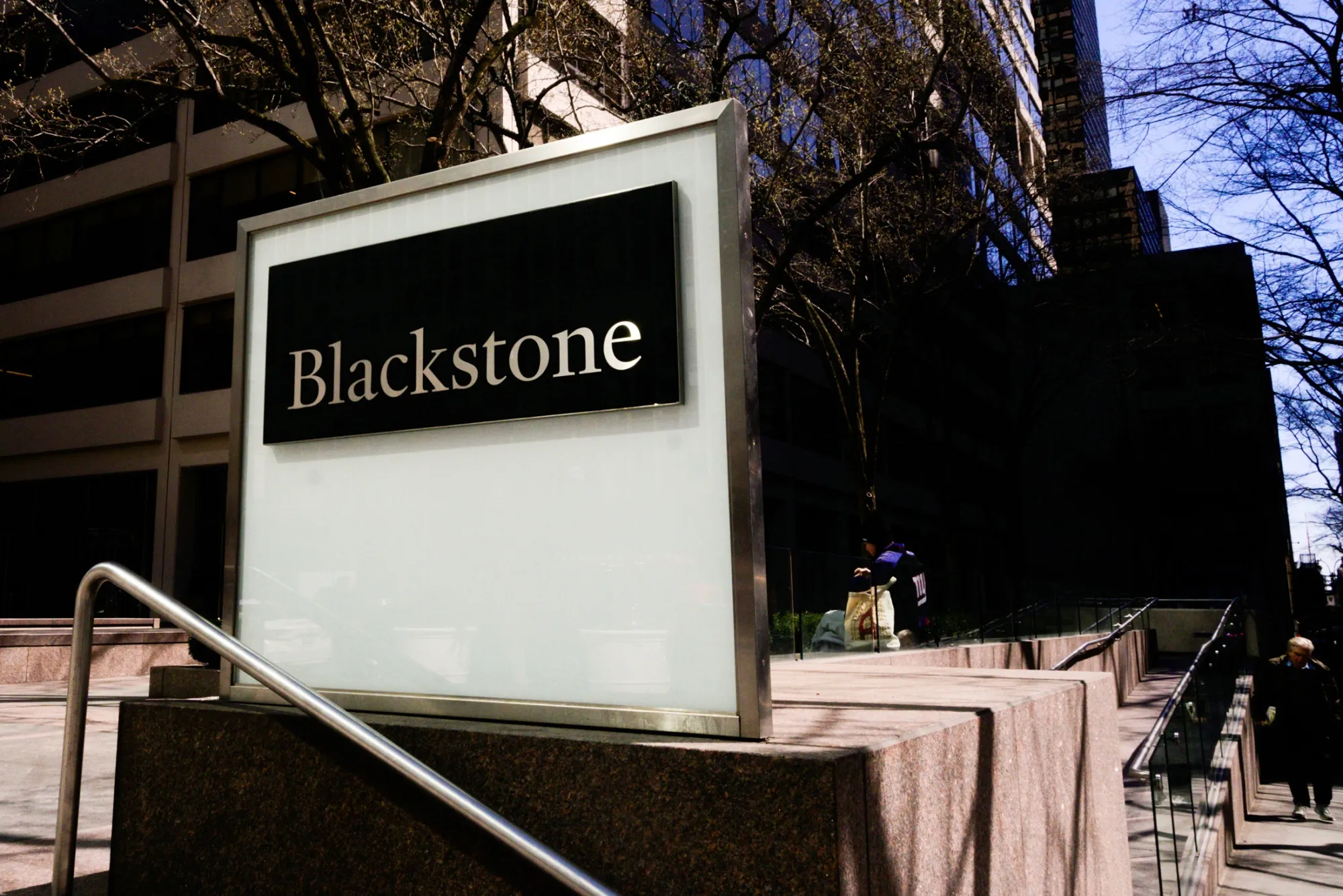 Blackstone manages $520 billion of assets across corporate and real estate credit.&nbsp;
