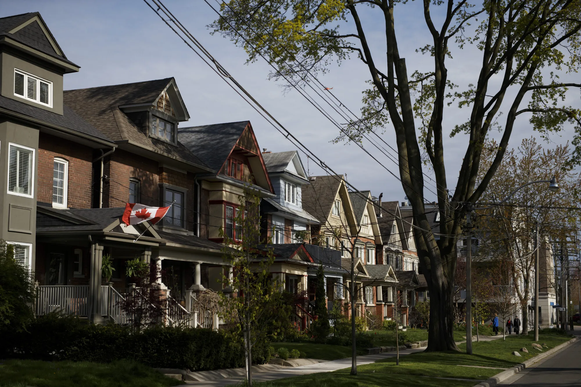 Home Capital Bond Investors Poised for Buffett-Powered Windfall
