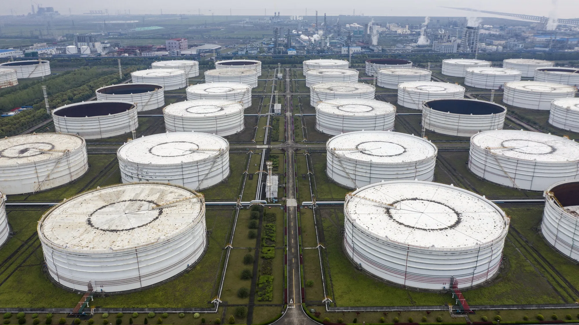Industry in Ningbo as China 1Q GDP Drops 6.8%
