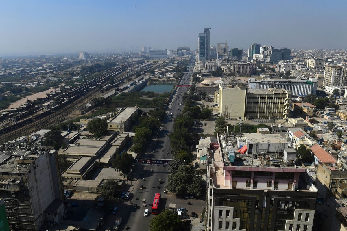 FDI Plummets in Pakistan as Tax Policies Frazzle Firms