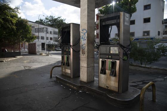 Capitalism Maduro-Style Is Coming to Venezuela’s Gas Stations