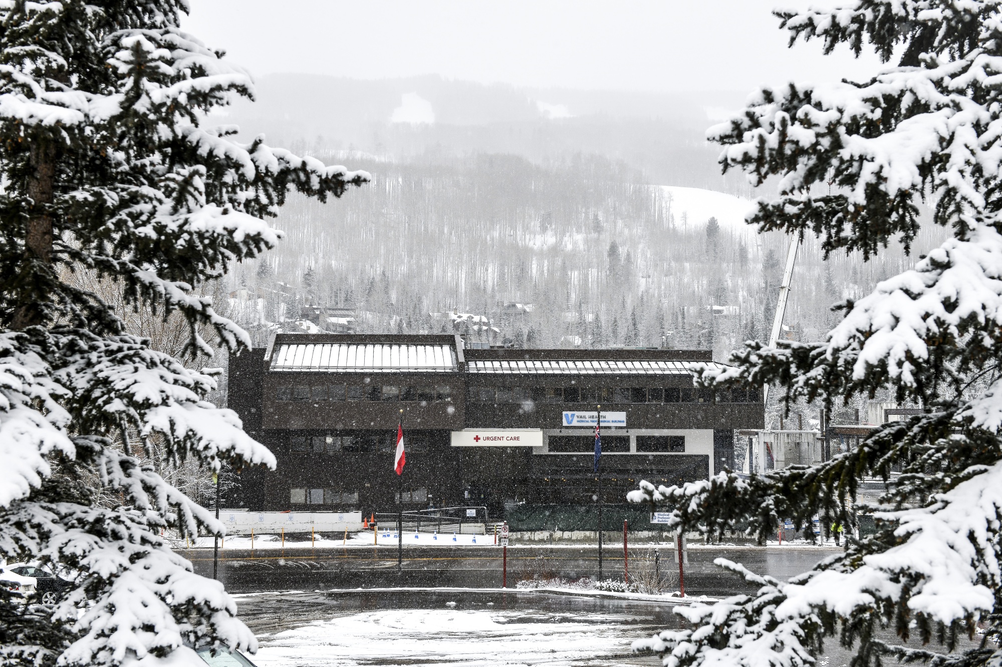 Vail Valley Medical Center Dinner Dance raises funds for Howard