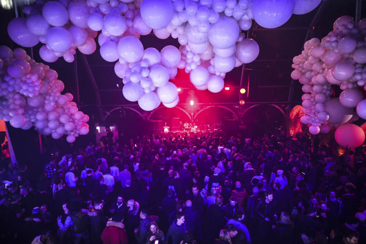 Raving in the Alps as Ski Resorts Go Techno - Bloomberg