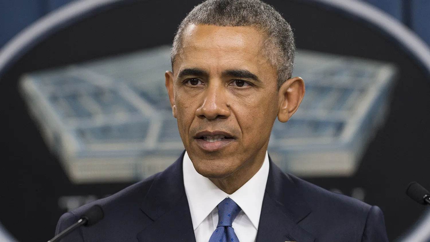 US President Barack Obama speaks following a meeting with top military officials about the military campaign against the Islamic State at the Pentagon in Washington, DC, July 6, 2015.
