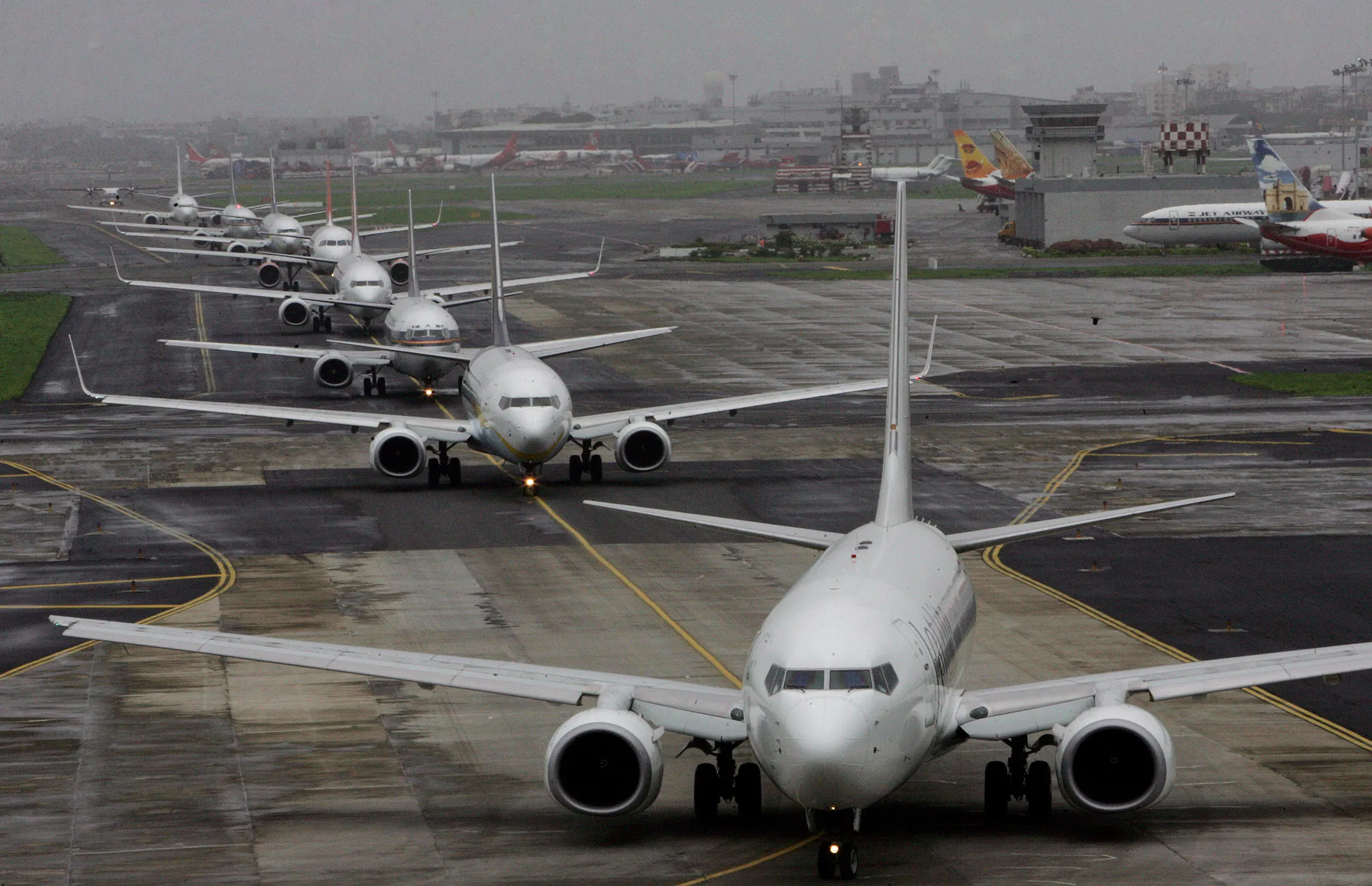 1509319246_india airport runway