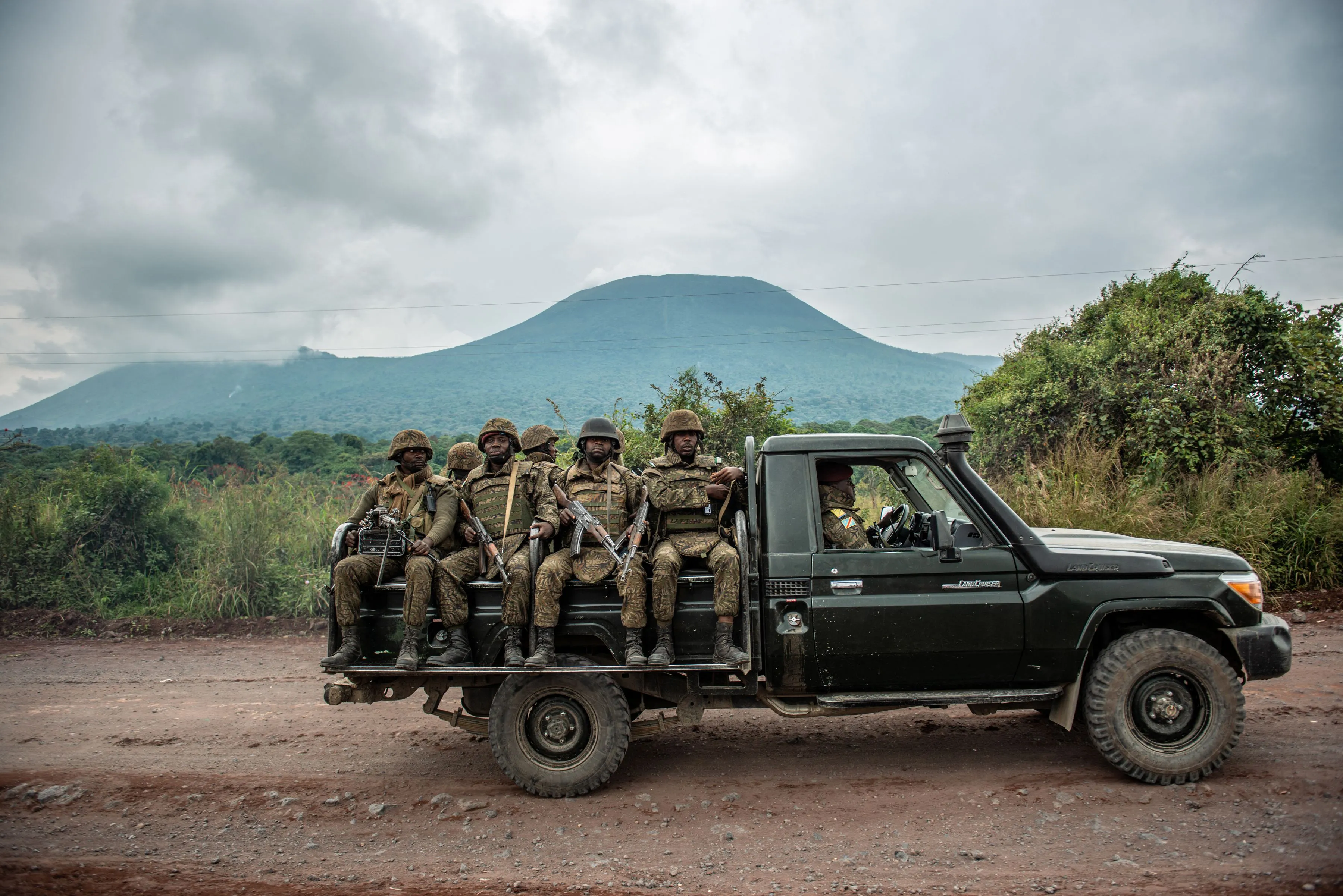 Congolese army troops head&nbsp;toward&nbsp;Kibumba, Democratic Republic of Congo.&nbsp;