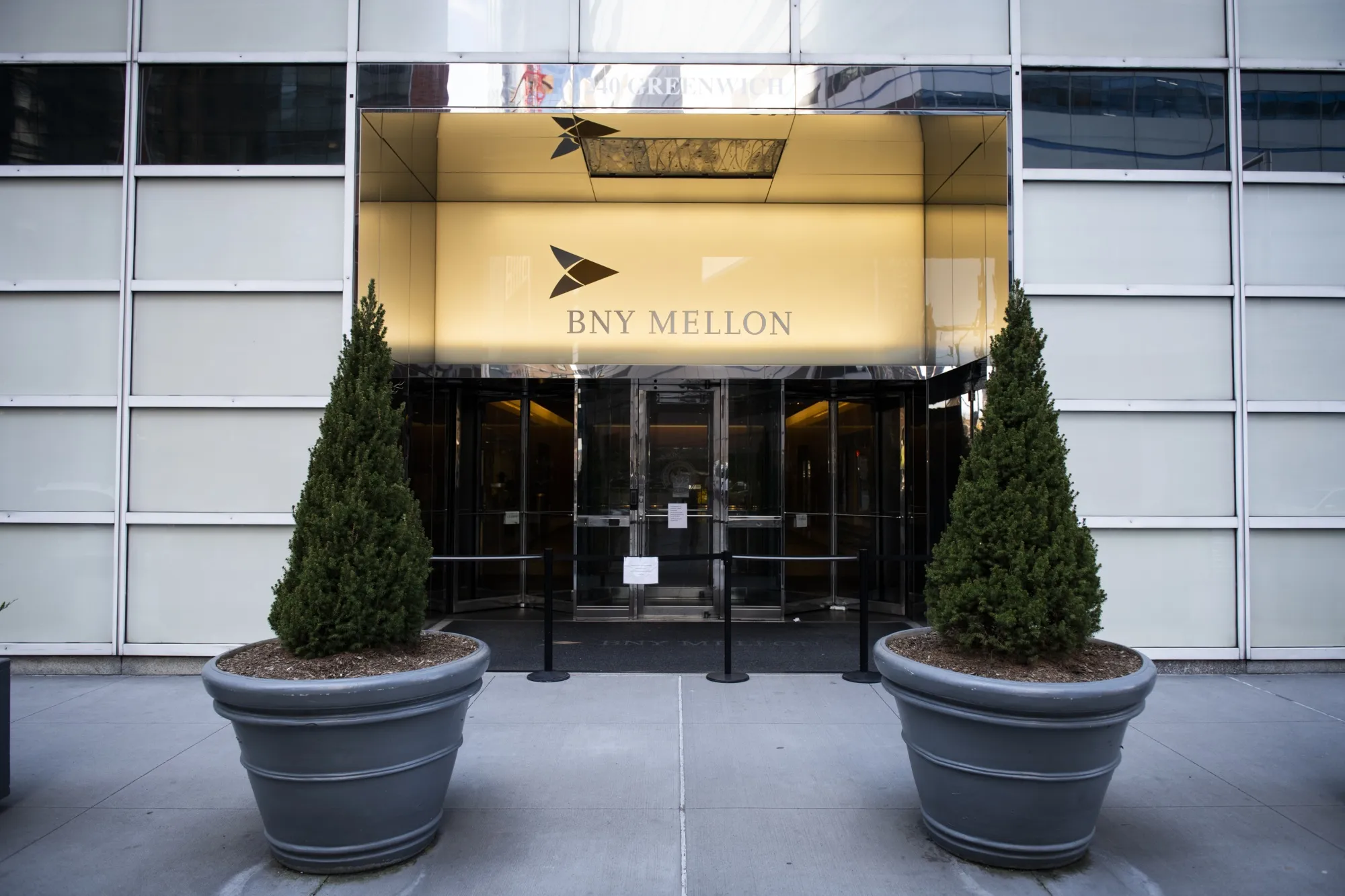 BNY Mellon Tells Most Employees to Work Remotely Until January - Bloomberg