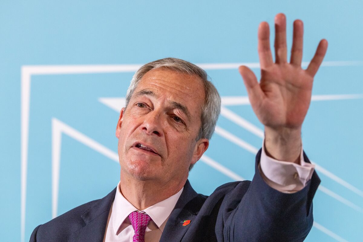 UK Is No Country for Small Firms, Farage Says Ahead of Budget