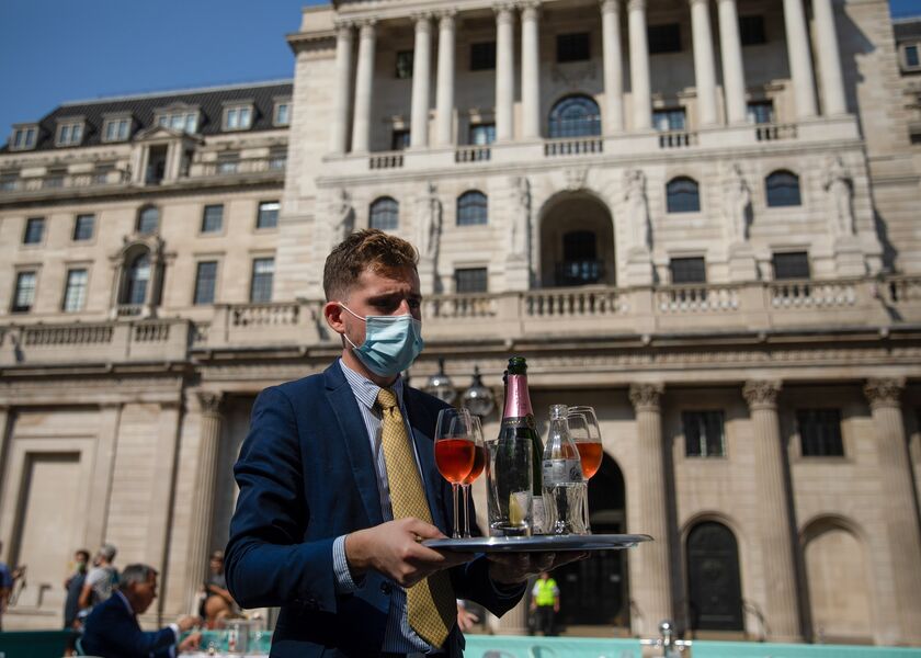 Londoners Venture Back to Work Despite Rise in Virus Infections