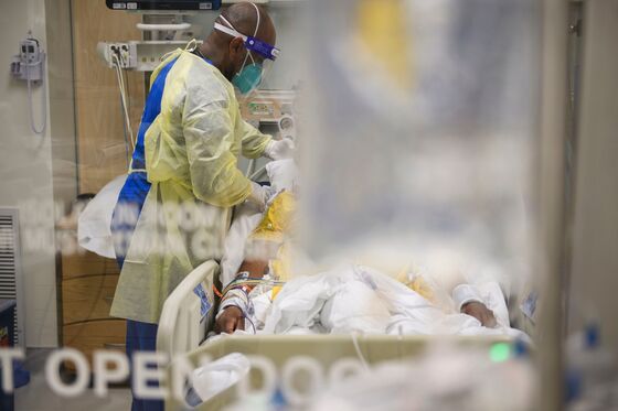 California Deaths Hit Record as U.S. Cases Soar: Virus Update