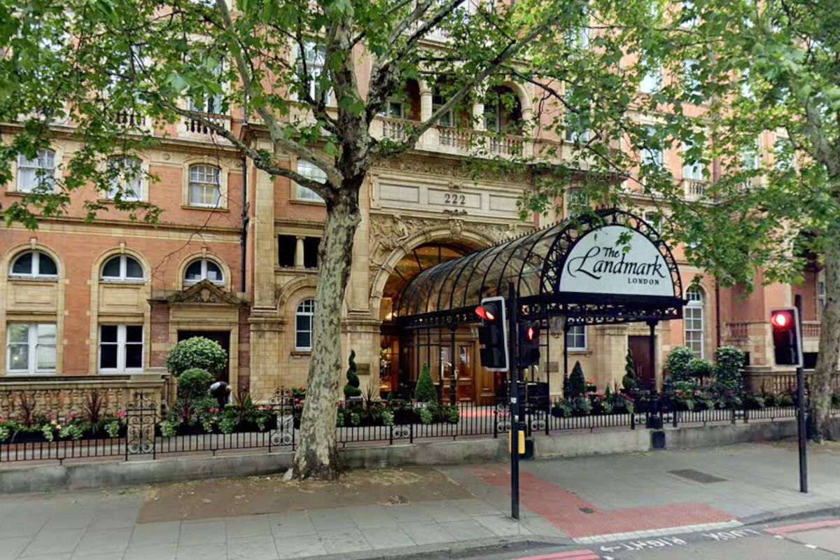 bloomberg.com - Edward Clark - Deutsche Bank Halts Event in London Hotel After Ceiling Collapse