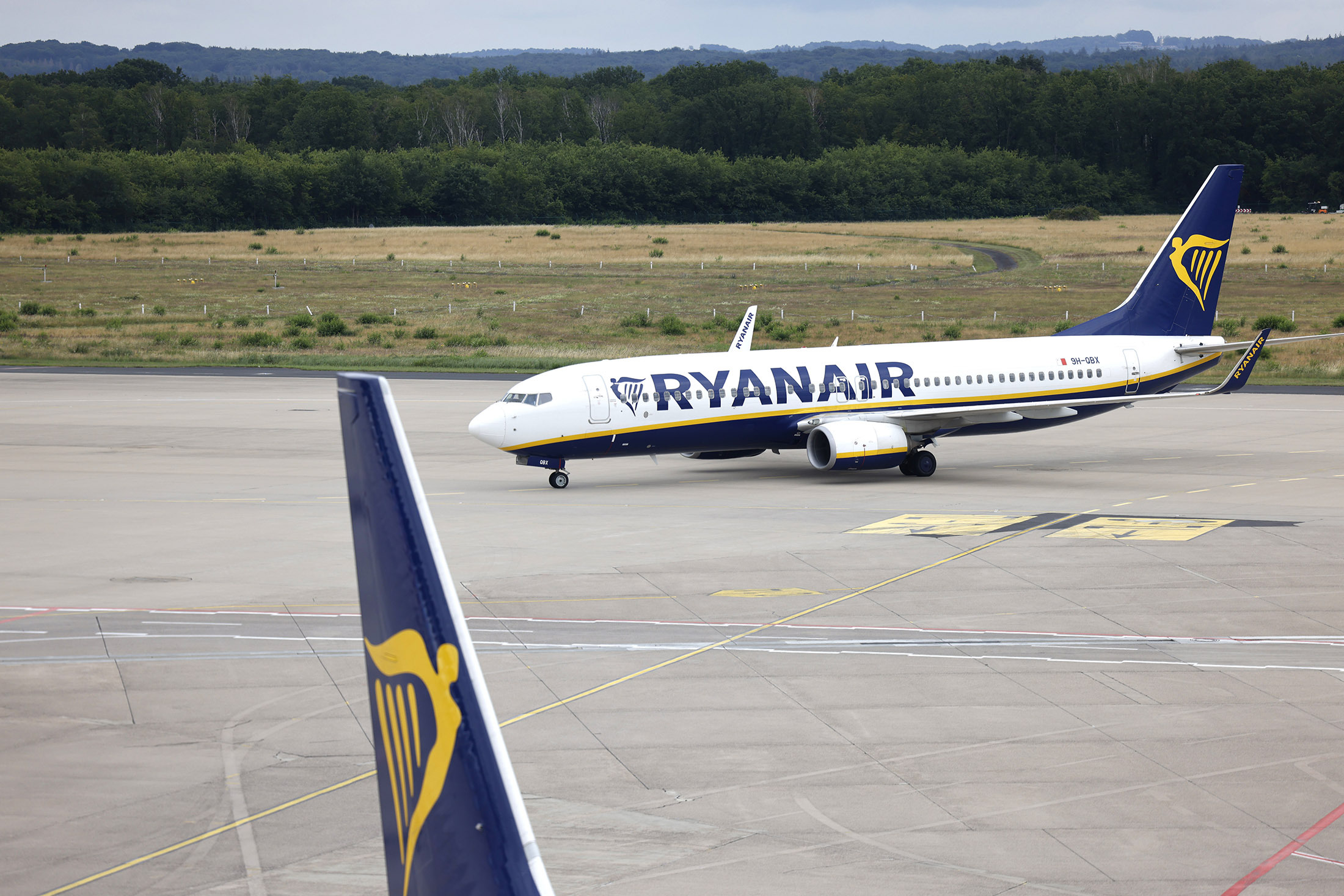 relates to Ryanair, EasyJet Scale Back in Germany Over Airport Fees