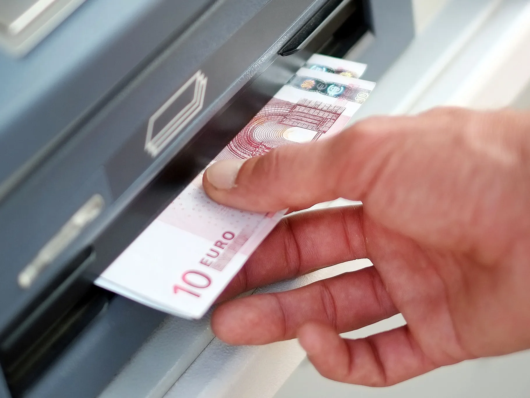 FRANCE-BANKING-CASH-ATM