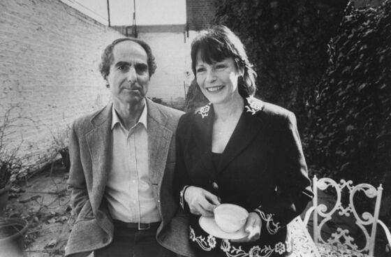 Philip Roth, Novelist Who Plumbed Jewish America, Dies at 85