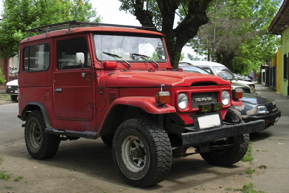 FJ　TOYOTA LAND CRUISER FJ40 トヨタ ランドクルーザー Toyota's new Land Cruiser FJ40 is back in style! The first