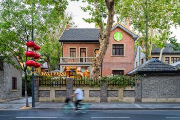 Starbucks Struggles to Find a New Identity in Cutthroat China