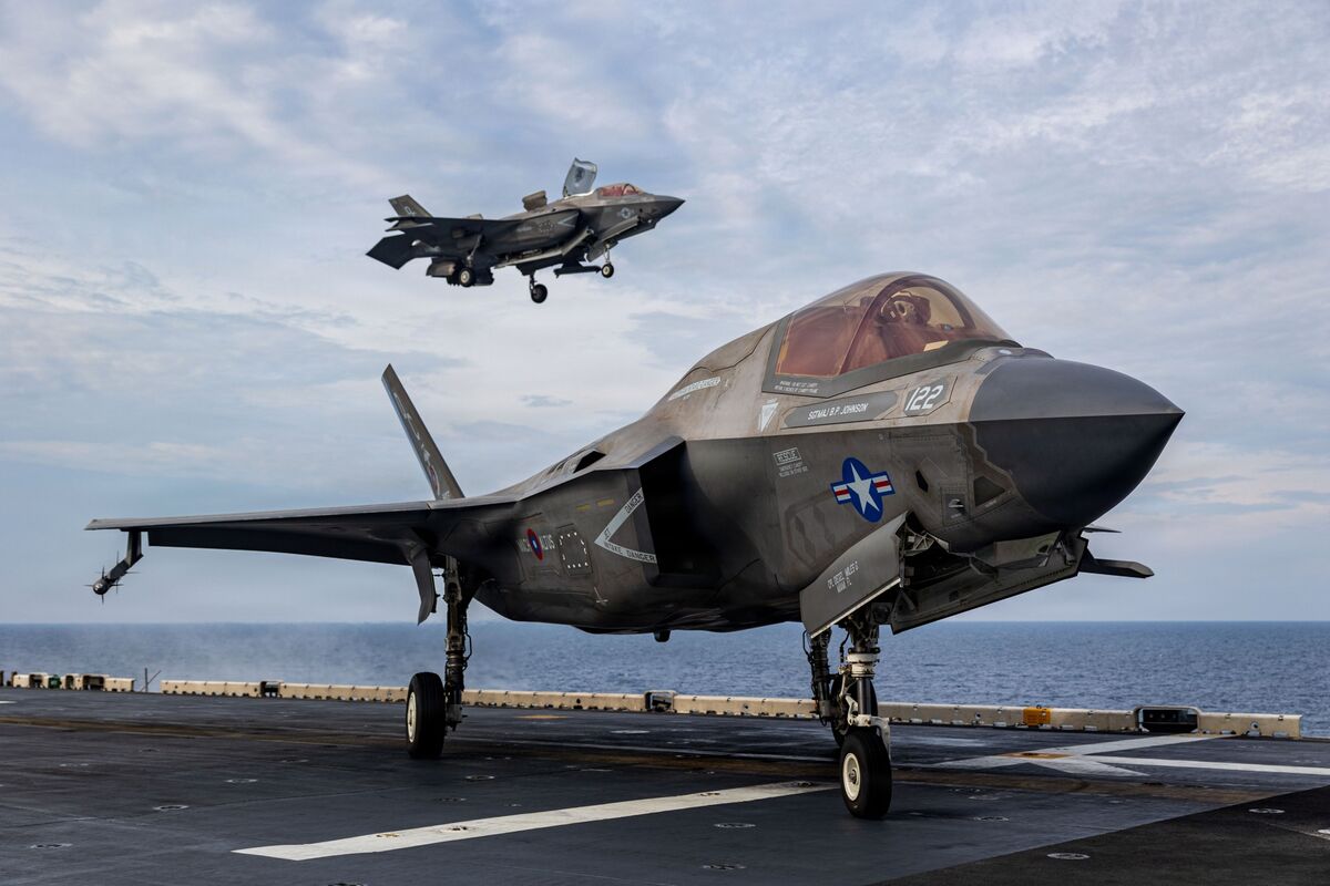 US Sees $13.7 Billion Bill to Boost F-35 Readiness, GAO Says