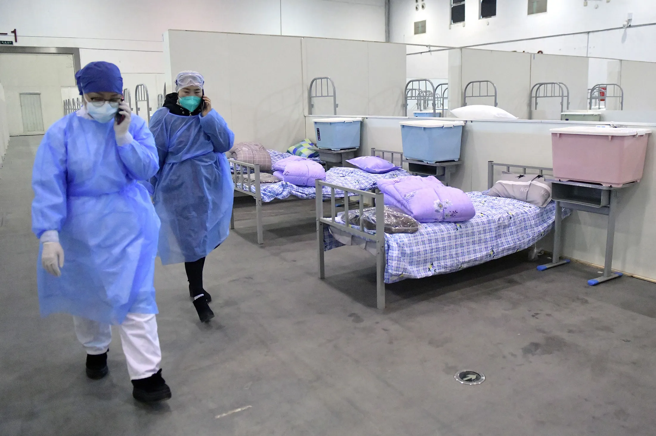 Medical workers in the nursing unit of "Wuhan Livingroom" in Wuhan, central China's Hubei Province, Feb. 8.