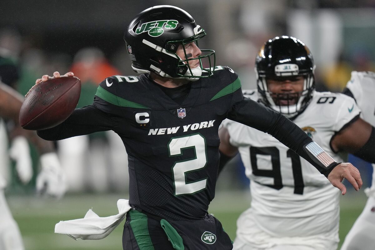 New York Jets QB Zach Wilson Keeps Putting In Work While On Vacation