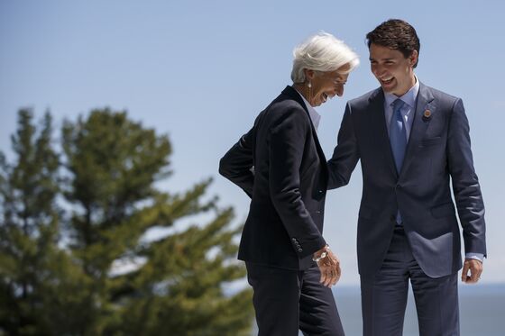 Lagarde Sees Darker Clouds Over World Economy After G-7 Tiff