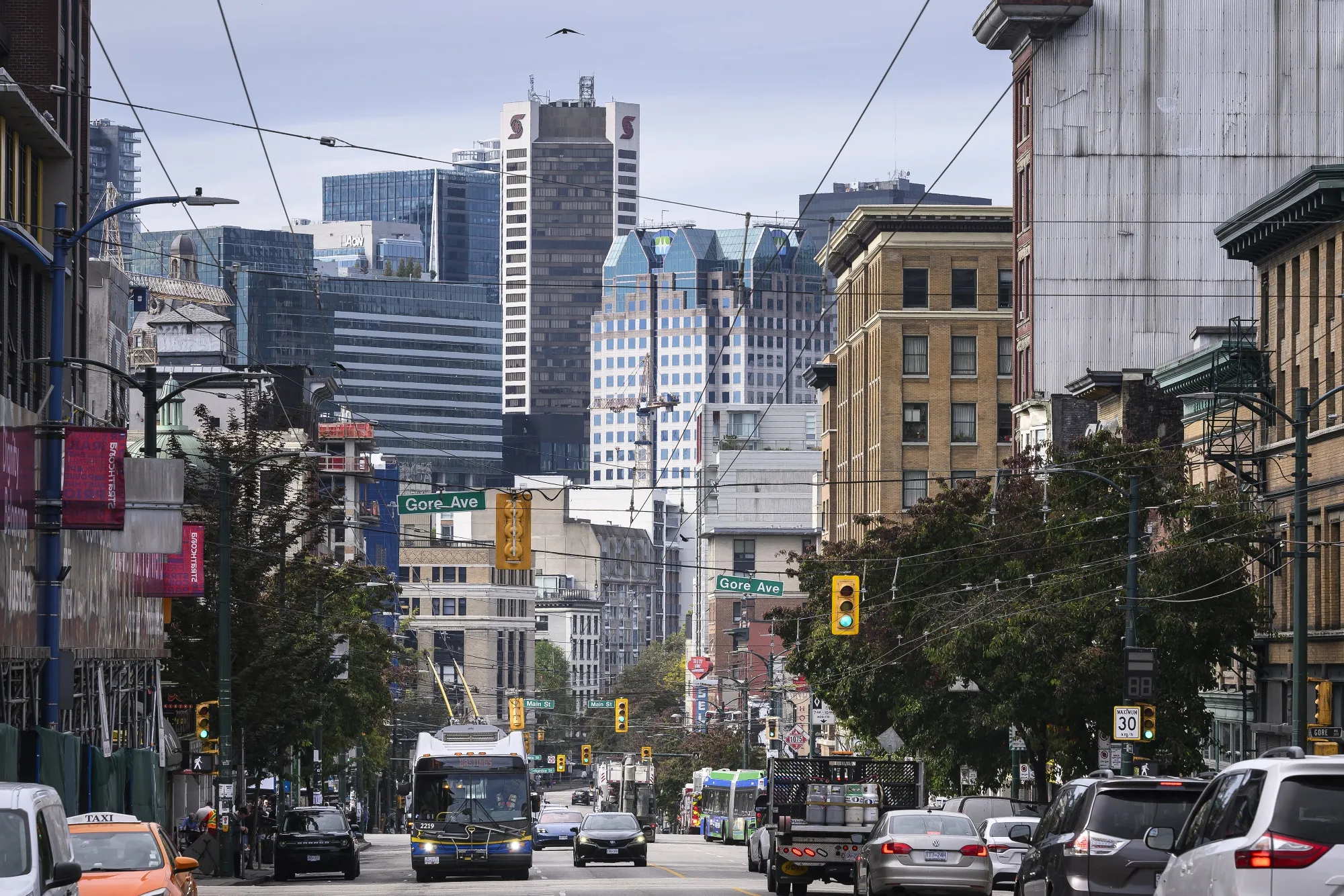 TransLink buses on East Hastings street in Vancouver&nbsp;in 2024.&nbsp;