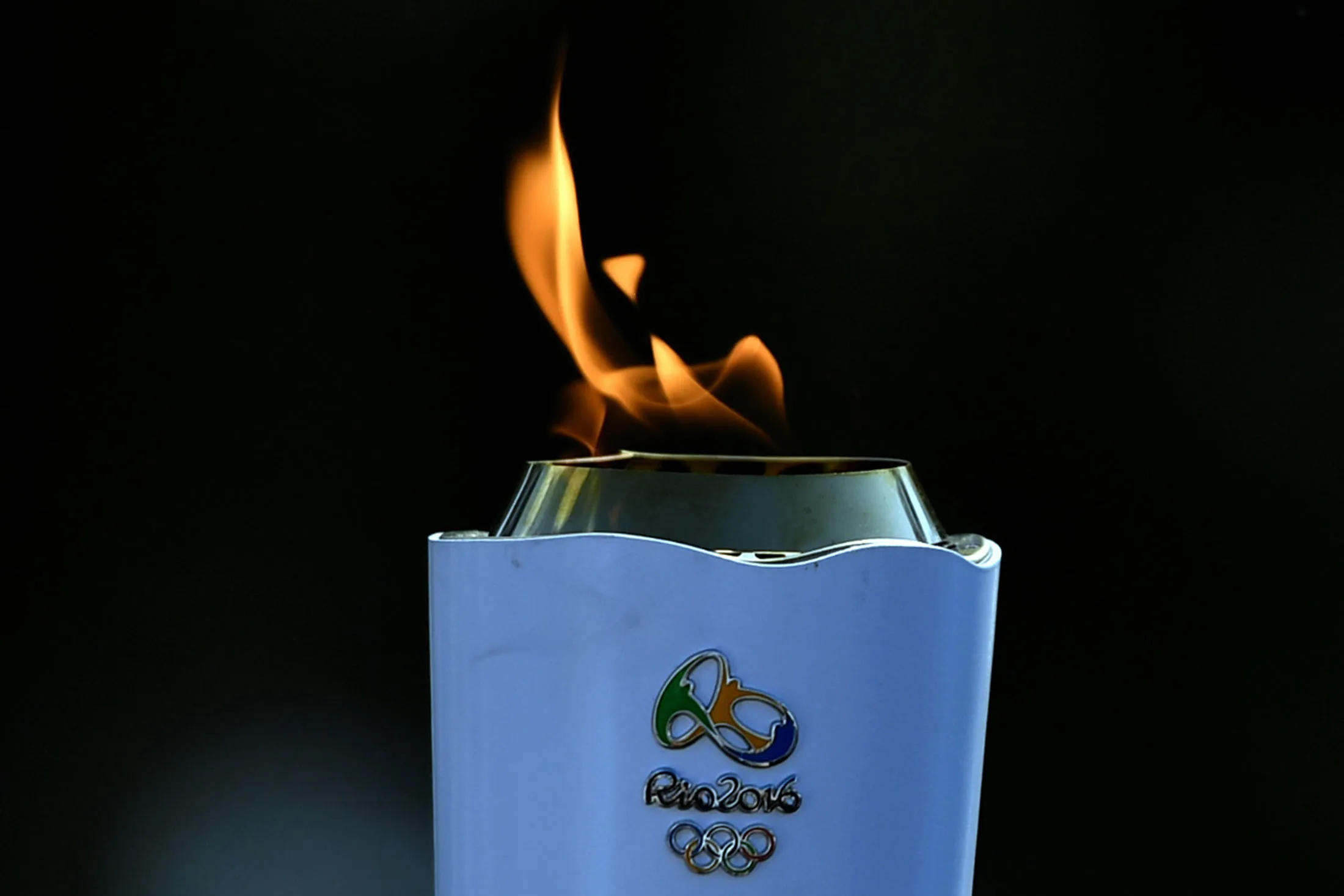 1471970627_Rio-Olympic-Torch