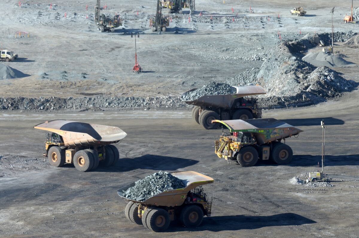 Rally in Gold Miners Falters as Gains Outstripped Metal’s Surge