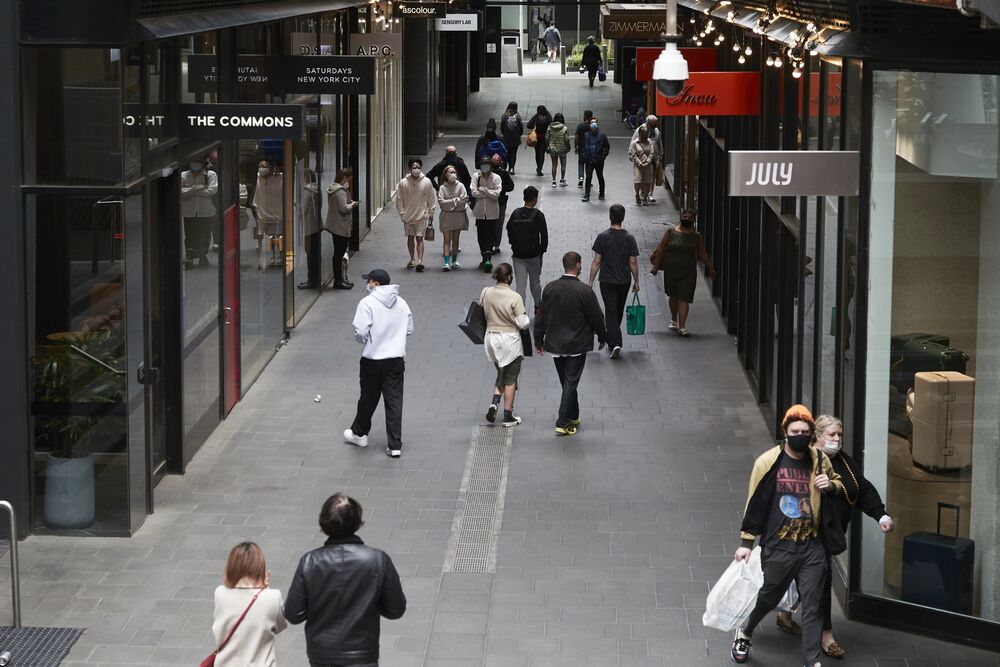 Australian Shoppers Splurged in November as Recovery Intensified -