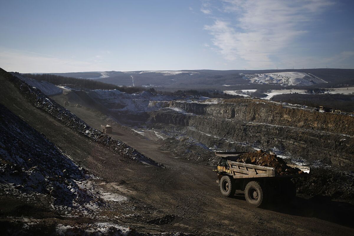 Arch Resources Coal Miner s New Pitch Is To Ignore Coal Bloomberg Arch Resources Coal Miner s New Pitch Is To Ignore Coal Bloomberg