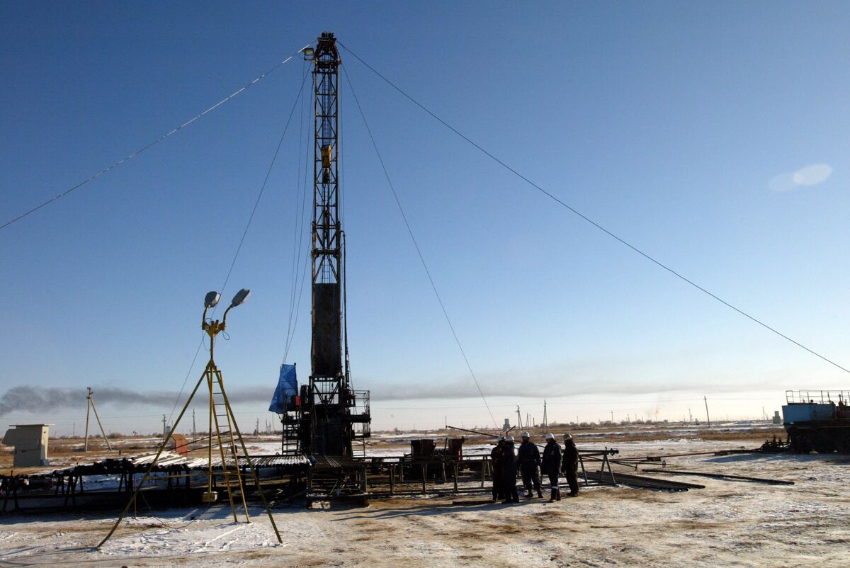 bloomberg.com - Nariman Gizitdinov - Oil Majors Lose Kazakh Field Dispute Worth as Much as $4 Billion
