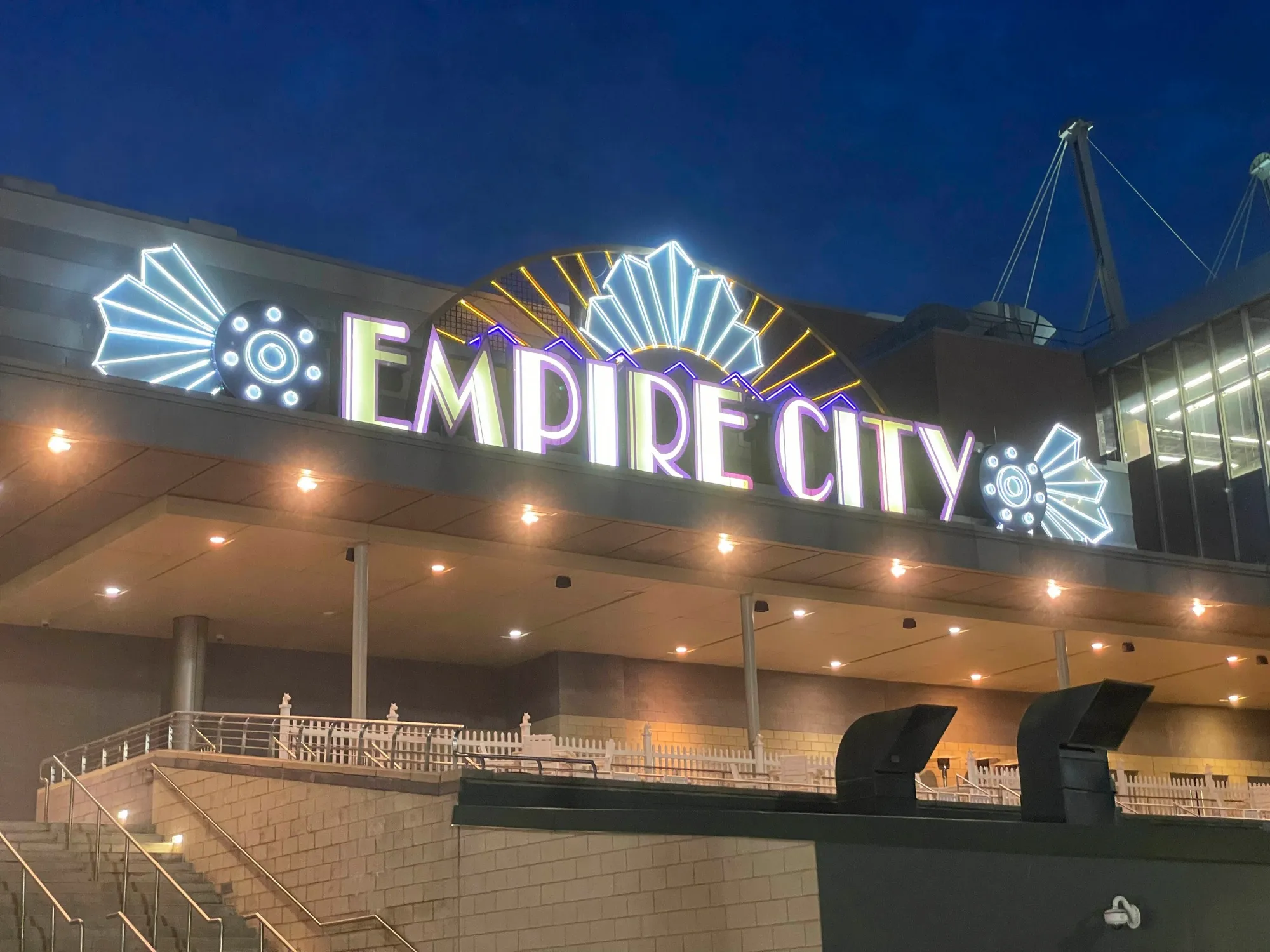 New York Casino Proposals From MGM, Genting Win Key Support - Bloomberg