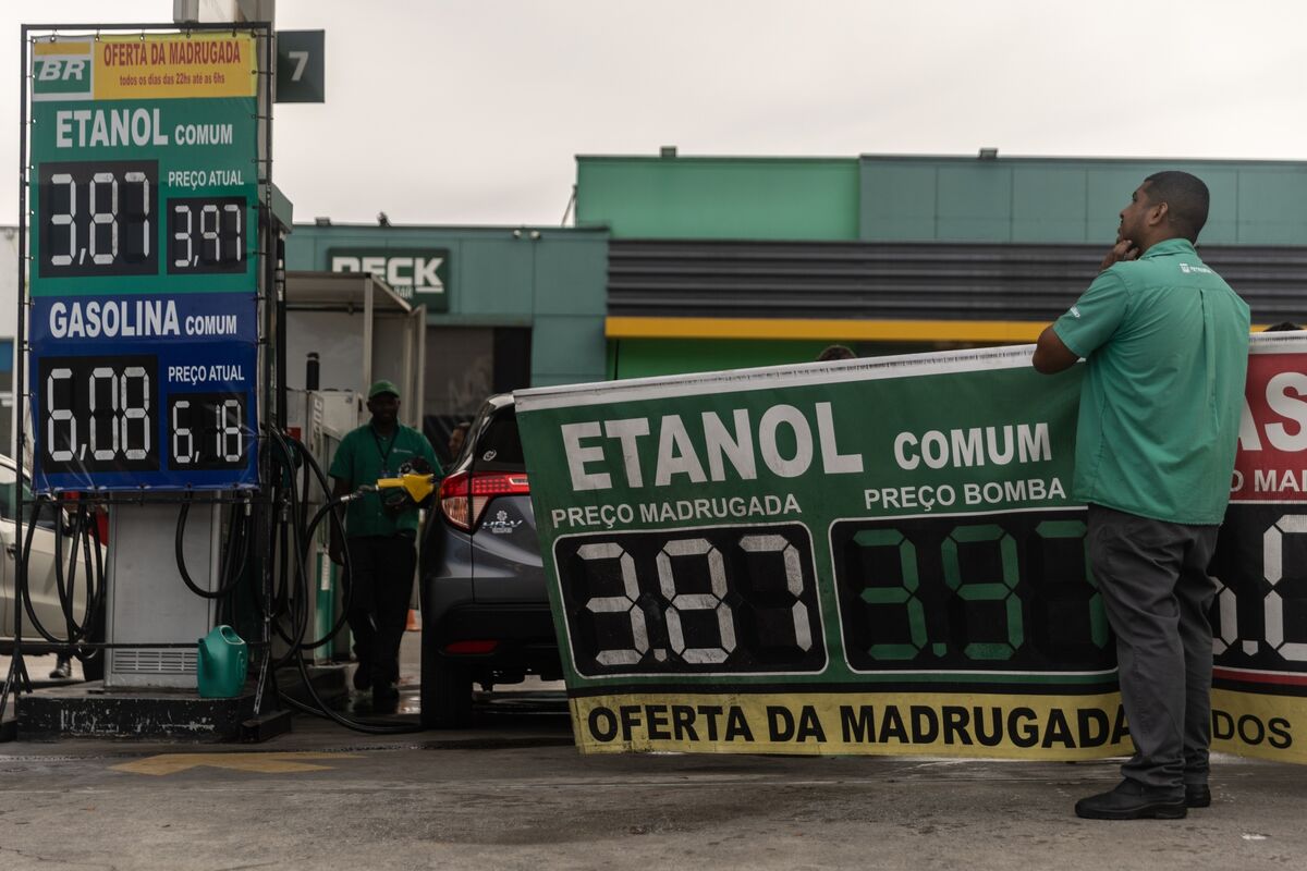 bloomberg.com - Fabiano Maisonnave - Higher-Ethanol Gas Becomes Flashpoint in Brazil Election