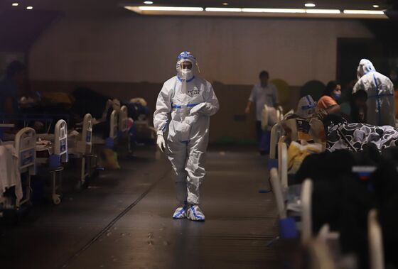 India Records World’s Highest One-Day Surge in Covid Cases