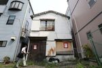 Abandoned house in Kita Ward, Tokyo
