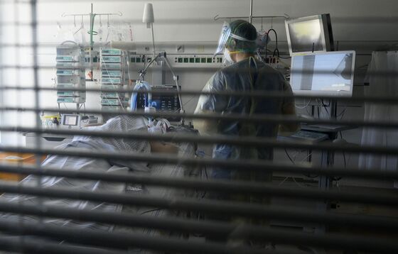 Top 30 million US cases; 300,000 deaths in Brazil: Virus update