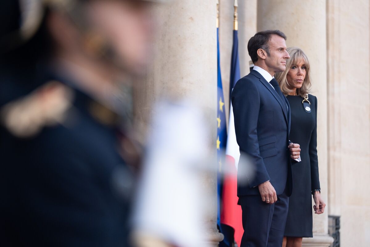 🟪"Il Re Carlo III Accoglie Emmanuel Macron: Prima Visita di Stato a Luglio"