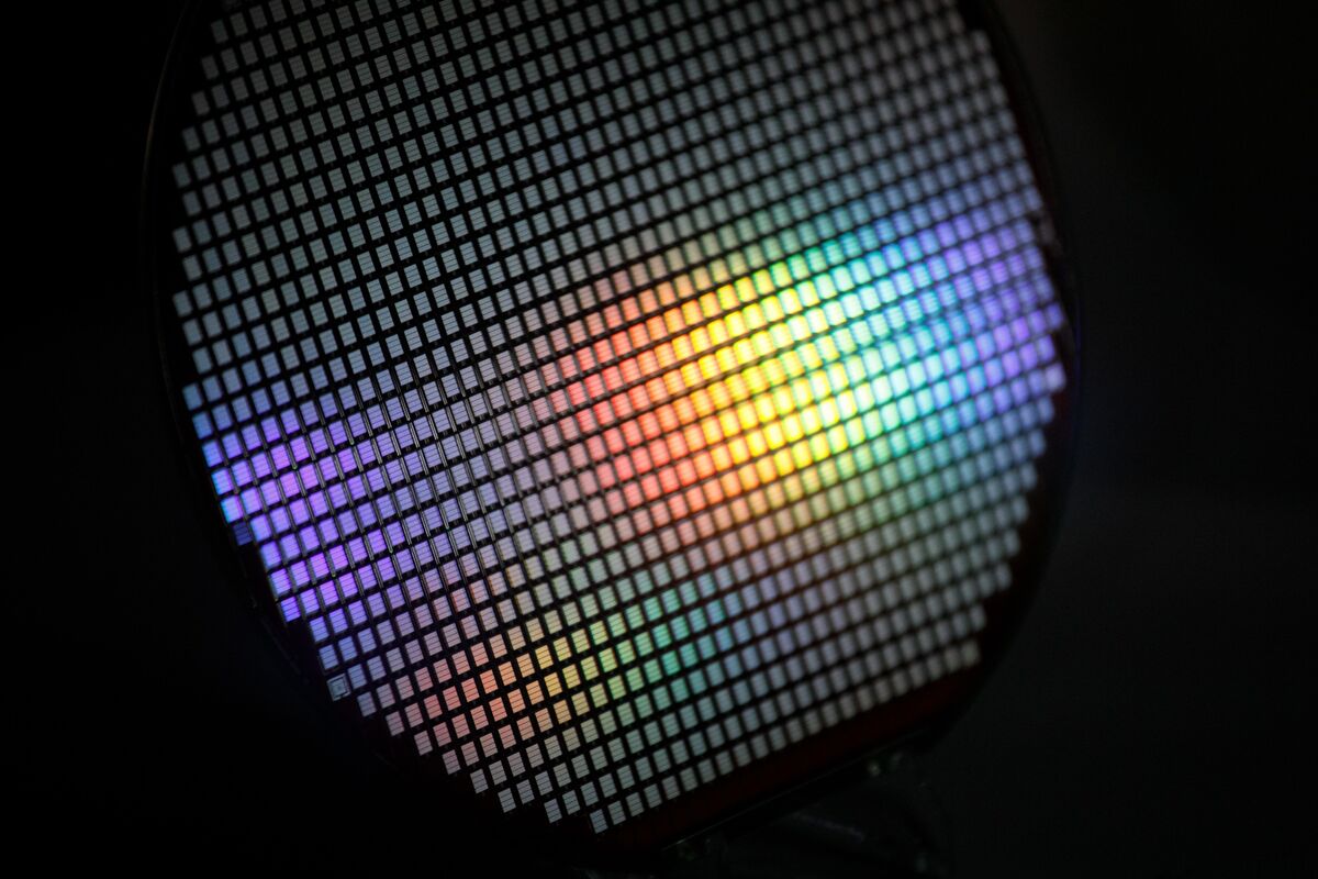 Malaysia cho rằng đang ở vị thế tốt hơn để đàm phán về thuế quan chip với Mỹ Malaysia cho rằng đang ở vị thế tốt hơn để đàm phán về thuế quan chip với Mỹ