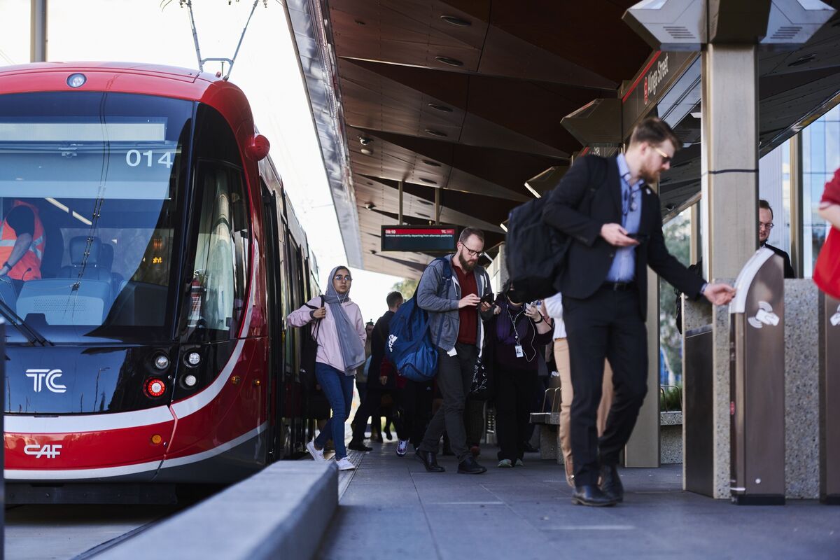 Australian Unemployment Unexpectedly Falls to 3.6% in September