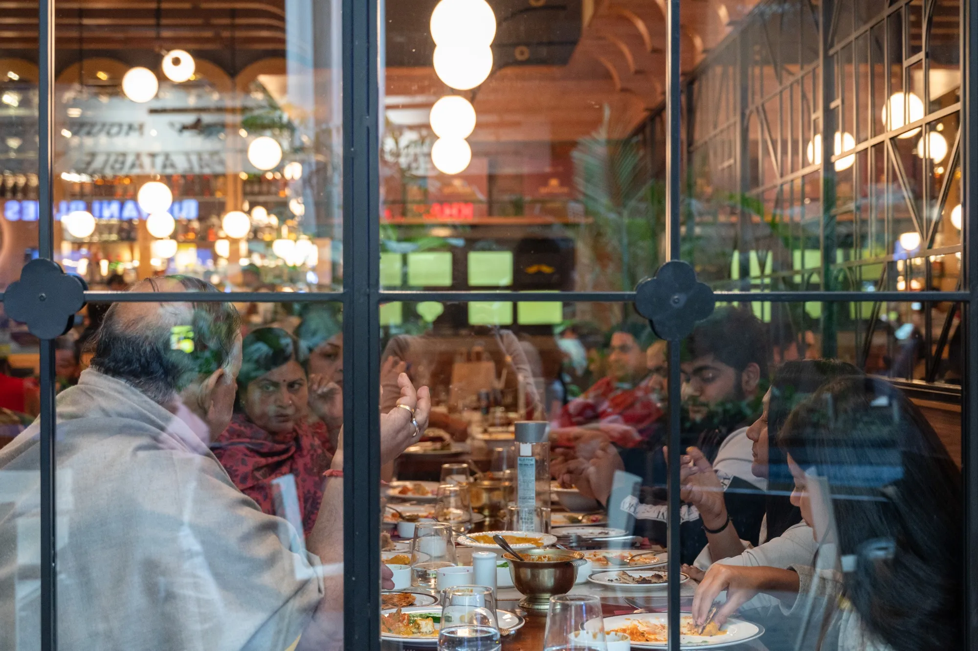 Lunch time at Daryaganj restaurant in Delhi.&nbsp;Moti Mahal Delux, a restaurant chain, and&nbsp;Daryaganj are in a legal battle over the ownership of butter chicken.