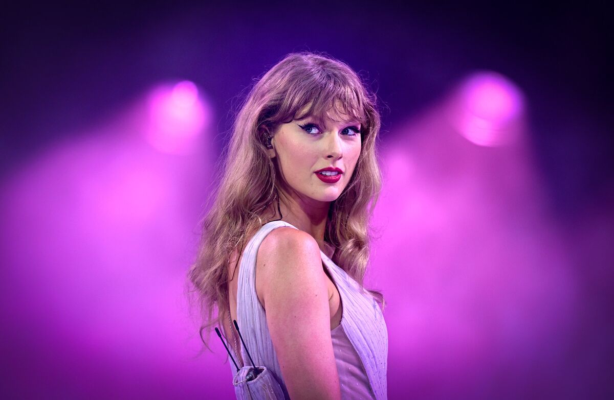 🟪"Il Trionfo di una Pop Star: L'Acquisizione dei Sei Album e il Successo dell'Eras Tour"