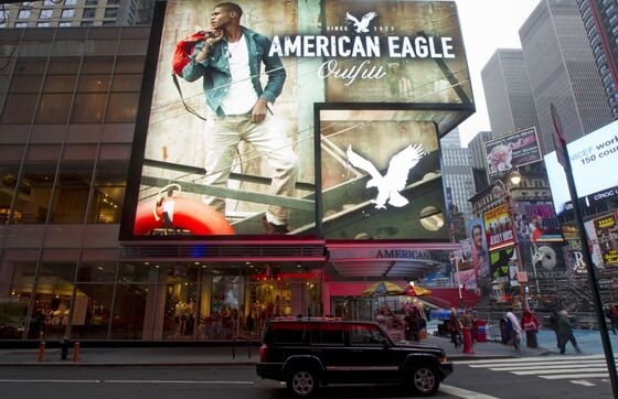 American Eagle’s Flagship Times Square Store Seeks New Tenant