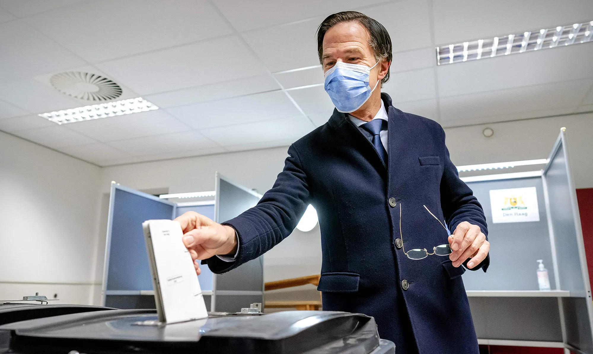 Mark Rutte casts his ballot&nbsp;at a polling station in The Hague on March 17.