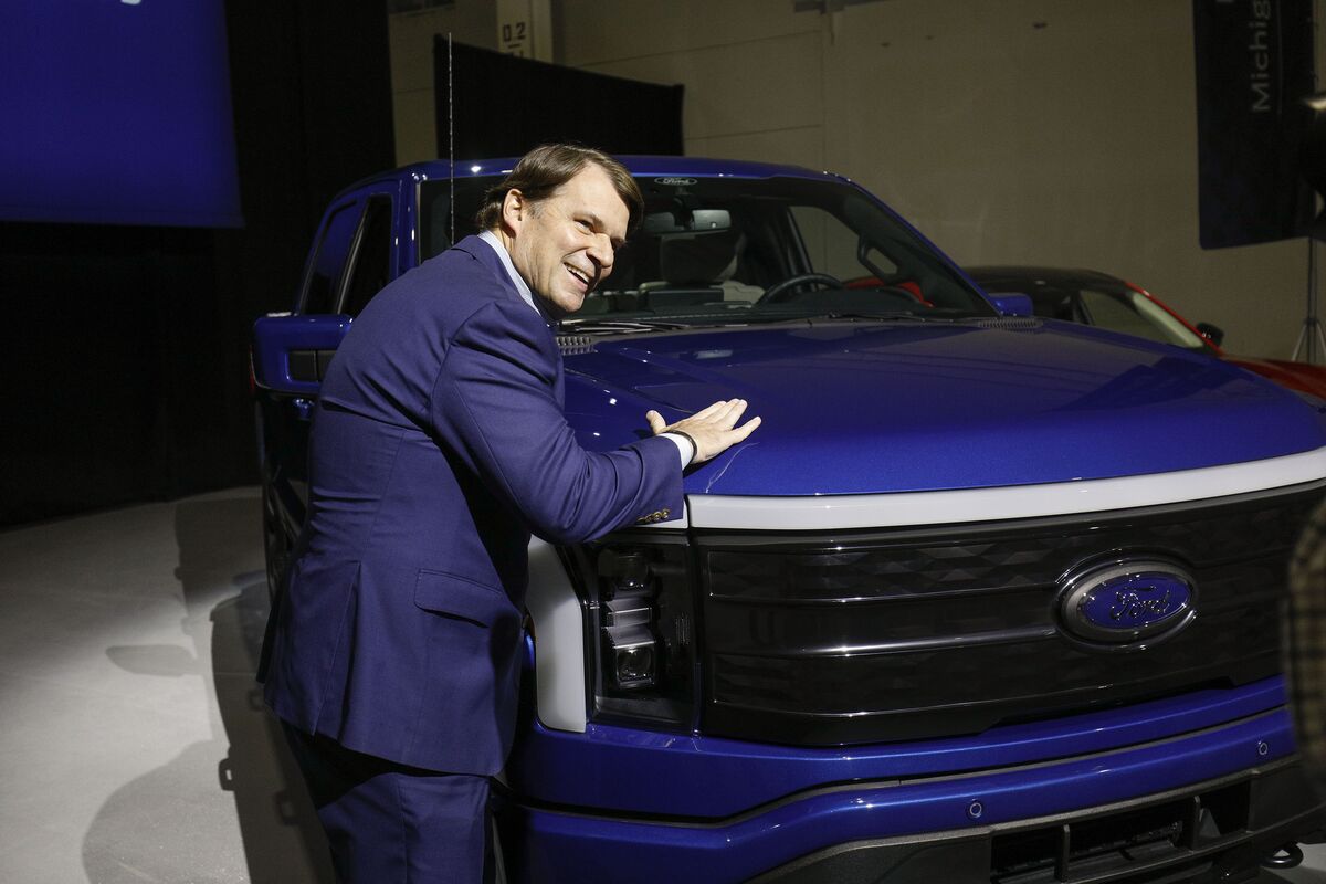 Ford’s AI Rally Recalls the Excesses of the Dot-Com Bubble