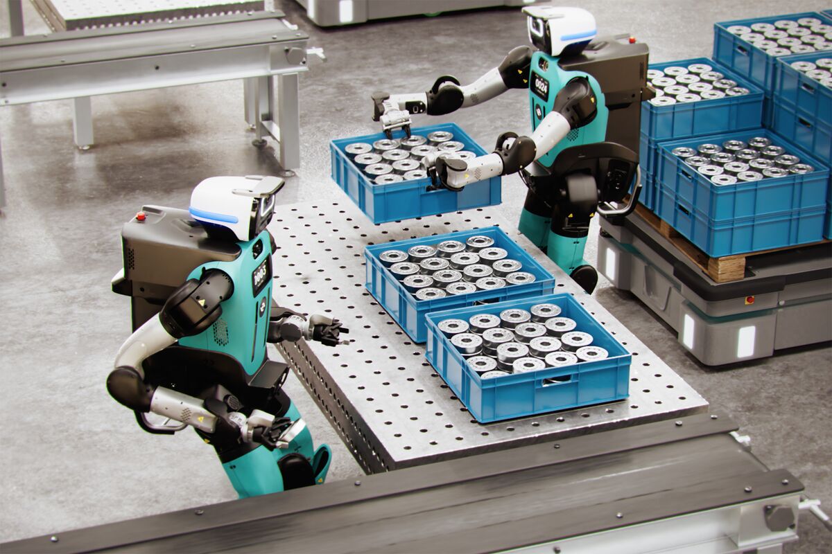Agility unveils Digit 5, a humanoid robot to safely work alongside humans without physical barriers by utilizing AI collision-avoidance software and new sensors (Samantha Kelly/Bloomberg)